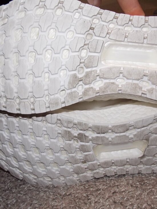 Adidas Ultraboost 19 Women's Running Shoes Size 11 - Picture 3 of 9